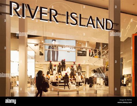 river island birmingham clothing.